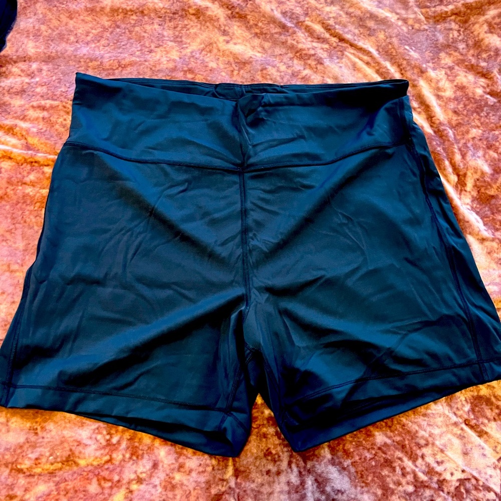 Athleta Ultimate Shorty 3x